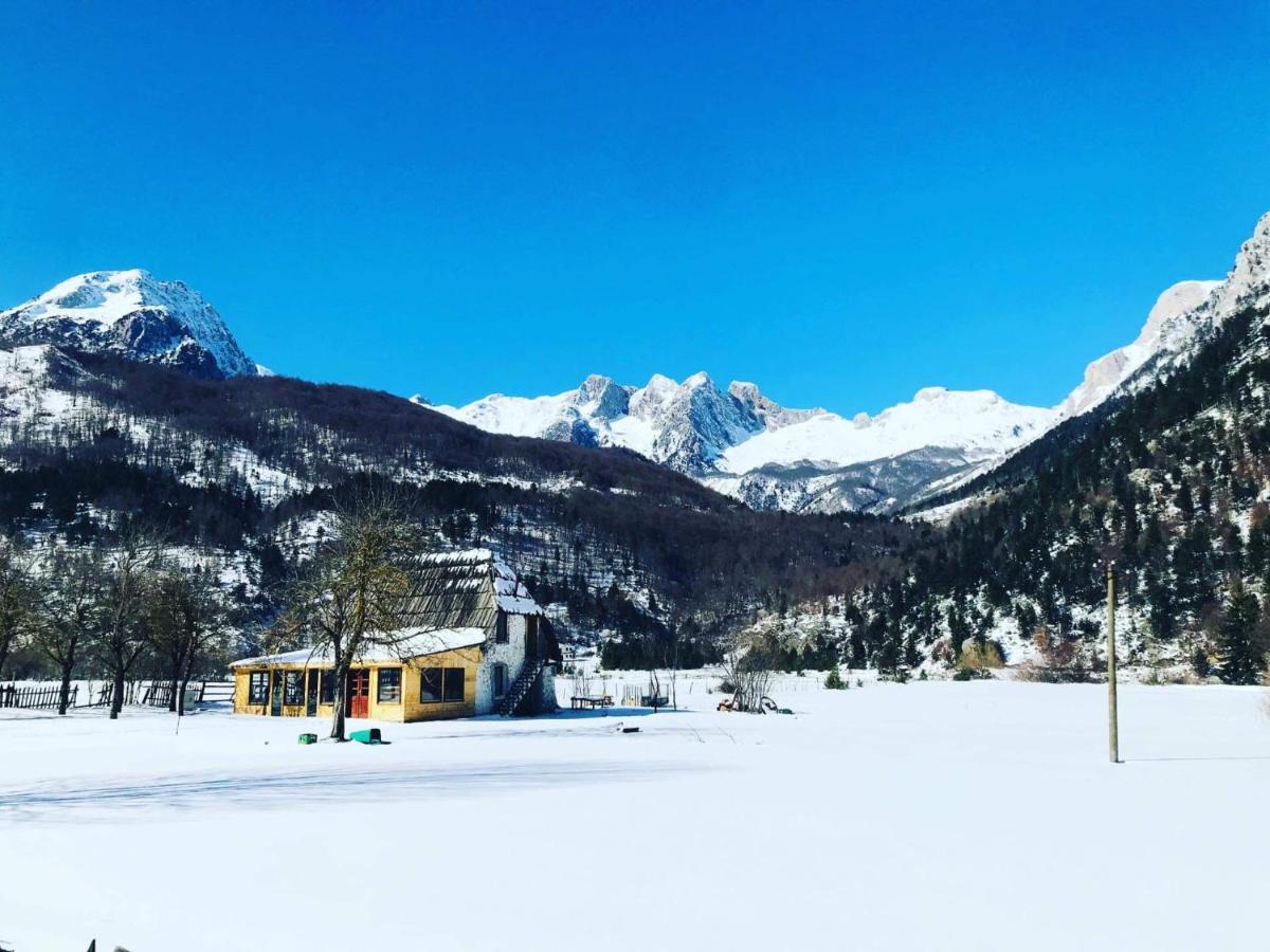 Bujtina 2 Hotel วัลโบเนอ ภายนอก รูปภาพ