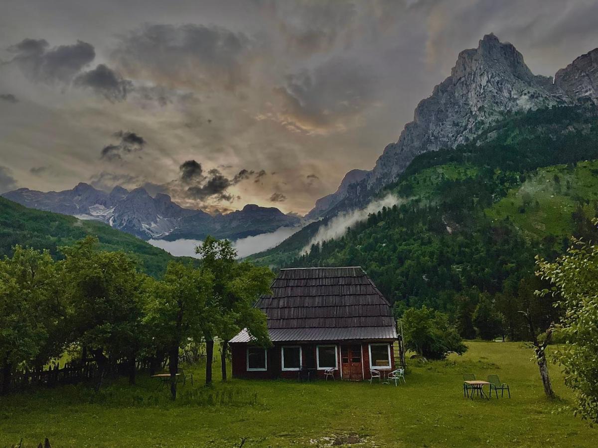 Bujtina 2 Hotel วัลโบเนอ ภายนอก รูปภาพ