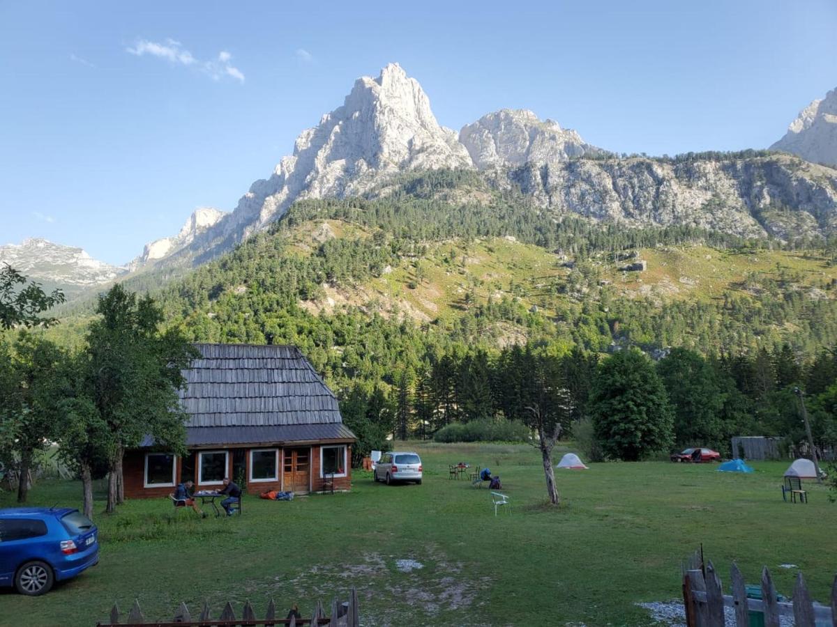 Bujtina 2 Hotel วัลโบเนอ ภายนอก รูปภาพ